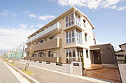 新潟駅よりバス19分 徒歩4分 築11年1ヶ月 3階建の賃貸物件