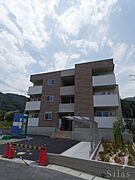 上牧駅より徒歩8分 3階 築3年1ヶ月の賃貸物件