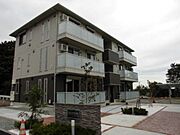 本厚木駅よりバス21分 徒歩7分 築10年1ヶ月 3階建の賃貸物件