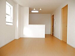 リバーサイドハウスＢ 201 2階2LDKのリビング/ダイニング