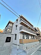 鶴ケ丘駅より徒歩2分 1階 築1年7ヶ月の賃貸物件