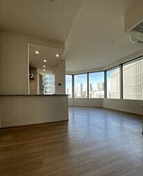 スカイズタワー＆ガーデン 7階3LDKのリビング/ダイニング