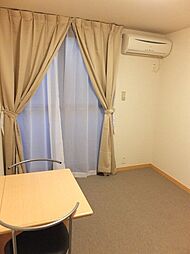 レオパレスフルリール 2階1Kのリビング/ダイニング