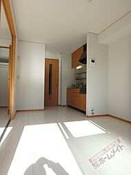 グランシャリオ　II棟 202 2階1LDKのリビング/ダイニング