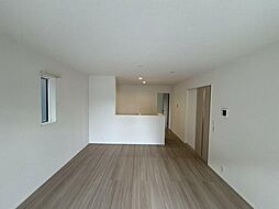 Ｓｕｍａｉｔｏ千葉市若葉区大宮台02 4LDKのリビング/ダイニング