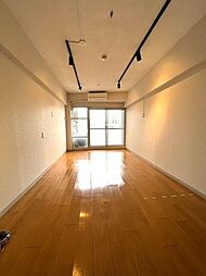 パーフェクトルーム 5階ワンルームのリビング/ダイニング