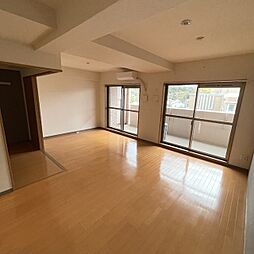 ラ・メゾンMSIII 2階2LDKのリビング/ダイニング