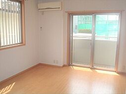 ドルフ国立 1階1Kのリビング/ダイニング