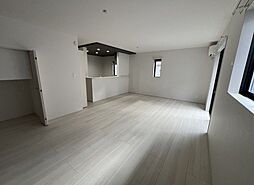 Ｋｏｌｅｔ八王子川口10 4LDKのリビング/ダイニング