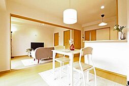 フェリシアス 405 4階2LDKのリビング/ダイニング