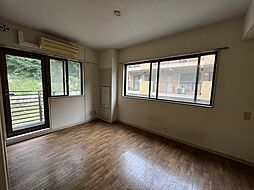 サンドルフ多摩 107 1階ワンルームのリビング/ダイニング