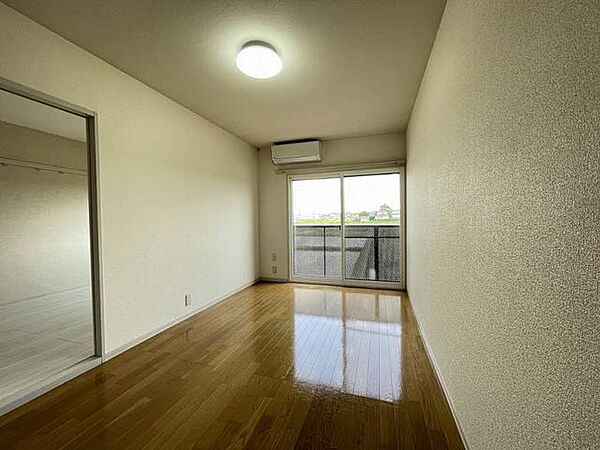 apartment 岩手県奥州市水沢字高屋敷100-1
水沢高屋敷の賃貸情報を見る
物件地図