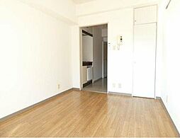 ウィステリア多摩センター 102 1階ワンルームのリビング/ダイニング