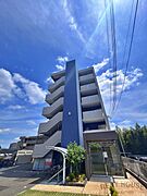 和泉中央駅より徒歩7分 築6年7ヶ月 6階建の賃貸物件