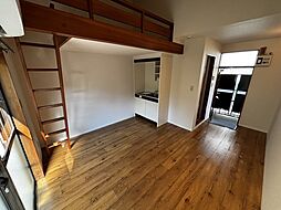 ブルーバーズレジデンス 202 2階ワンルームのリビング/ダイニング