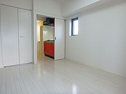 JR総武線 市川駅 徒歩5分の賃貸マンション 7階1Kのリビング/ダイニング