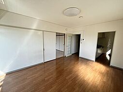 スサキフラット 2階1LDKのリビング/ダイニング