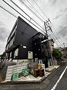 聖蹟桜ヶ丘駅より徒歩9分 築4年3ヶ月 3階建の賃貸物件