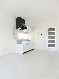 デイグラン長居公園 4階2LDKのリビング/ダイニング