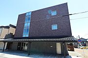 糸魚川駅より徒歩7分 築14年7ヶ月 3階建の賃貸物件