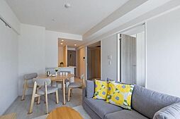 リーフシティ市川 ザ・レジデンス 7階2LDKのリビング/ダイニング