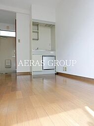 カーネルハウス 2階ワンルームのリビング/ダイニング