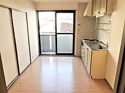 オイコス 参番館 1階2DKのリビング/ダイニング