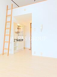 ニューコートくぬぎ山 2階ワンルームのリビング/ダイニング