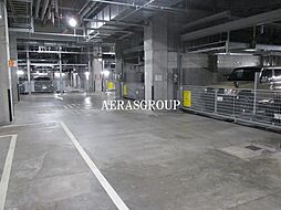 27 / 32