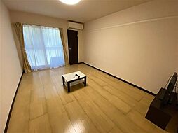 レオネクストキャトルセゾン 1階1Kのリビング/ダイニング