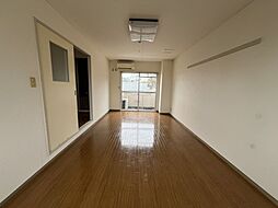 ファミリーナ・タマIII 205 2階1DKのリビング/ダイニング