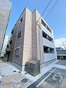 石橋阪大前駅より徒歩16分 築1年2ヶ月 3階建の賃貸物件