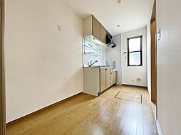 ドムール・エイト 1階2LDKのリビング/ダイニング