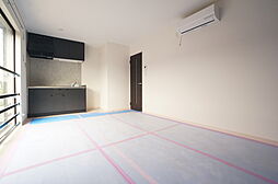 ＧＡＲＡＧＥ　ＨＯＵＳＥ　ＭＩＹＯＳＨＩ　Ｂ棟 B3 2階1LDKのリビング/ダイニング