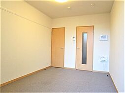 レオパレスグランドKIII（47187） 207 2階1Kのリビング/ダイニング