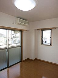 サンライズ中十条 5階1DKのリビング/ダイニング