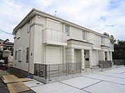 新百合ヶ丘駅よりバス13分 徒歩3分 築6年1ヶ月 2階建の賃貸物件