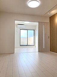 阪急神戸本線 園田駅 徒歩8分の賃貸アパート 2階1LDKのリビング/ダイニング