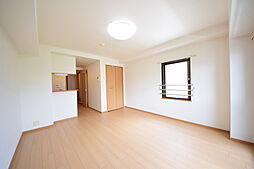 セイクリッド 3階1Kのリビング/ダイニング