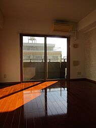 ヴィラルーチェ 2階ワンルームのリビング/ダイニング