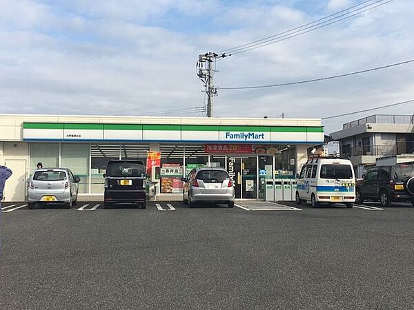 ファミリーマート 吉野菖蒲谷店 1900m