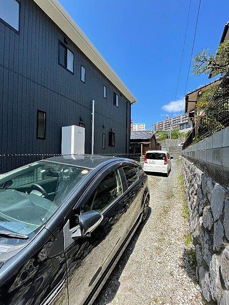 地番：5565-20　地目：公衆用道路　持分2/3あります。
