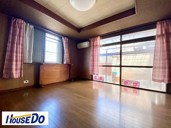2面採光でお部屋も明るく、気持ち良く過ごすことができます♪風通しが良いので湿気が少なく、ハウスダストが心配な方にもおすすめです♪