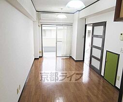 京都地下鉄東西線 御陵駅 徒歩9分の賃貸マンション 1階2LDKのリビング/ダイニング