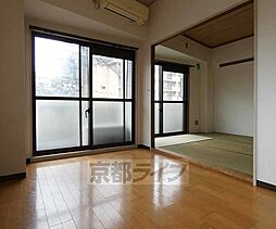 アーバンハイツ伊賀 401 4階2DKのリビング/ダイニング