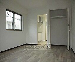 ローブコート六地蔵駅前 303 3階1Kのリビング/ダイニング