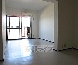 京都地下鉄東西線 御陵駅 徒歩23分の賃貸マンション 3階2LDKのリビング/ダイニング