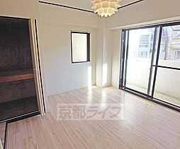 京都地下鉄東西線 御陵駅 徒歩10分の賃貸マンション 4階1Kのリビング/ダイニング