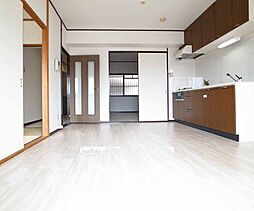 JR東海道・山陽本線 山科駅 徒歩8分の賃貸マンション 3階2LDKのリビング/ダイニング