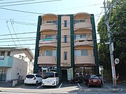 宮崎駅よりバス20分 徒歩1分 築37年10ヶ月 4階建の賃貸物件